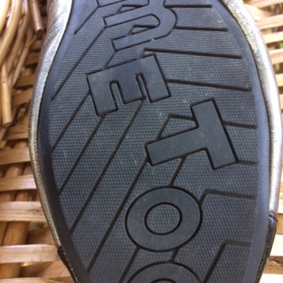 Me Too Luca 5 silver and black flats - Picture 5 of 8